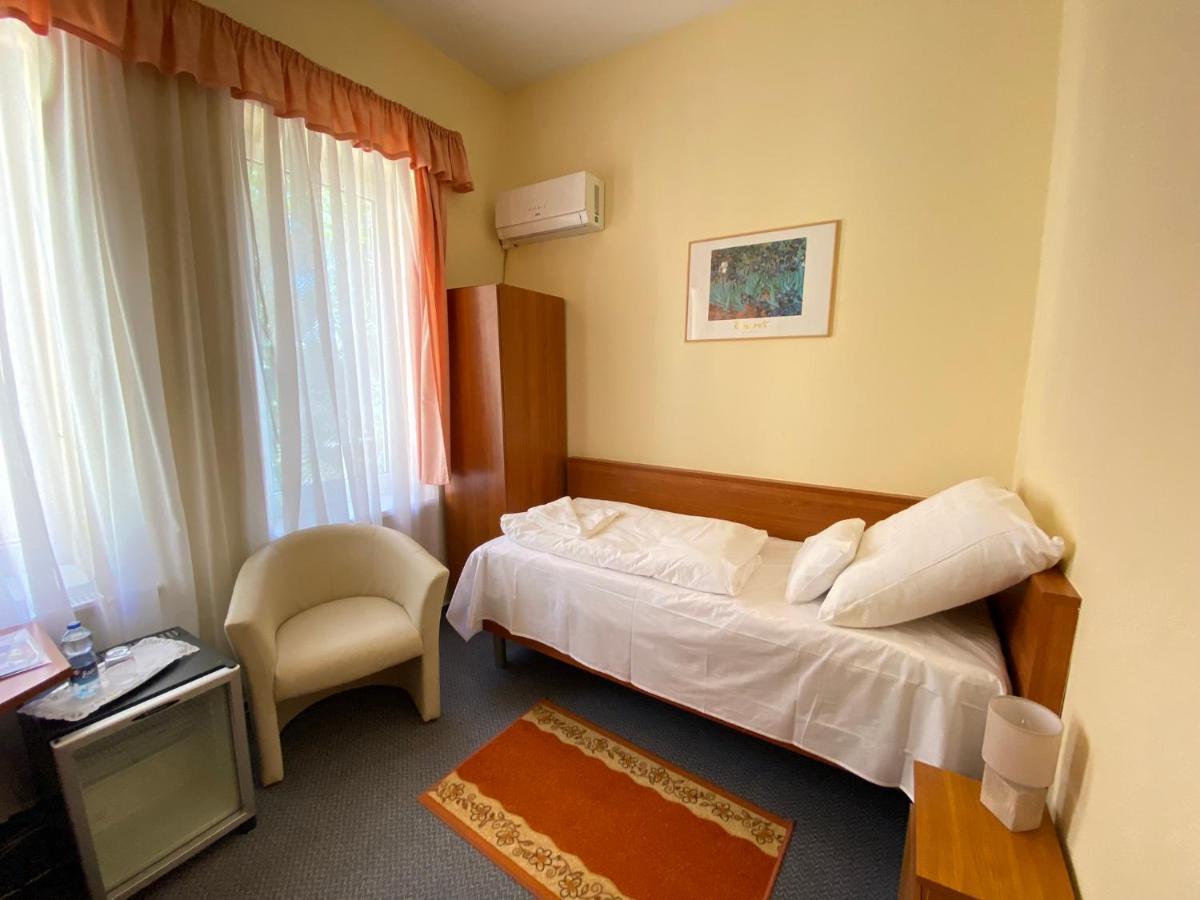 Tisza Alfa Hotel Szeged Exterior photo